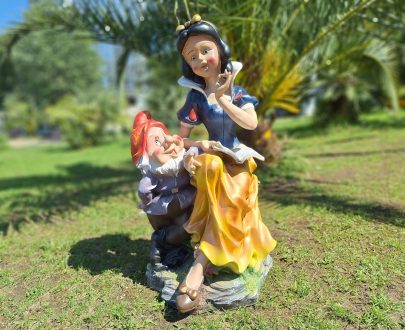 Садовая фигура Девочка с гномом 82х43х40 см.