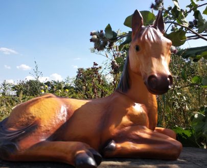 Садовая фигура Лошадь лежит, 33х45 см.