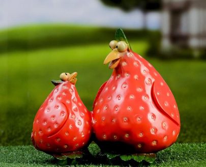 Садовая фигура Клубничные курочки, 26х33 см.