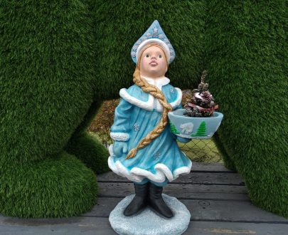 Фигура на новый год Снегурочка с подарками, 81х51 см.