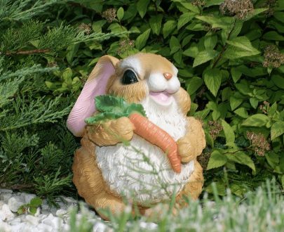 Садовая фигура Заяц с морковкой, 20х16 см.