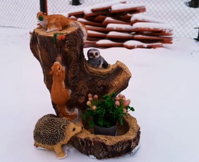 Декор для сада Пень с белками совой и ежом 65х48 см