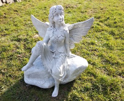 Античная скульптура Фея на камне, 60х57 см.