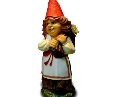 Садовая фигура Крестьянка с корзиной за спиной 77х39 см.