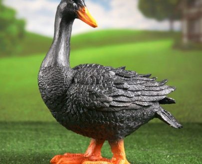 Садовая фигура Гусь черный, 50 см.