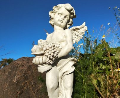 Садовая фигура Ангел с вазой фруктов , 51 х 32 см.