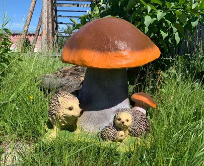 Садовая фигура Ежики под грибом, 58х48 см.