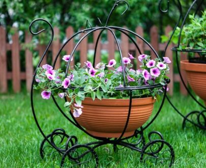 Кованая подставка для цветов садовая карета арт. 21121, 50х80х66 см.