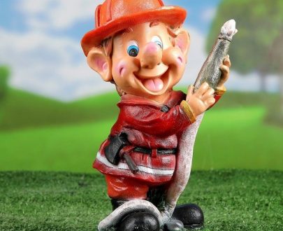 Садовая фигура Гномик пожарник 17х31 см.