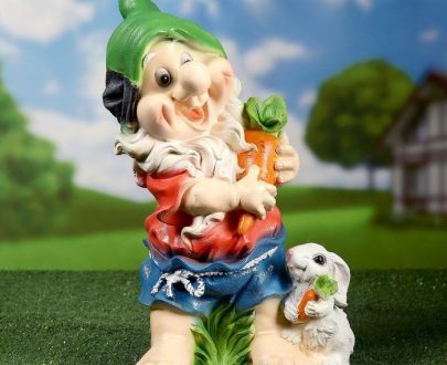 Садовая фигура Гном с морковкой и зайцем 55х30 см.