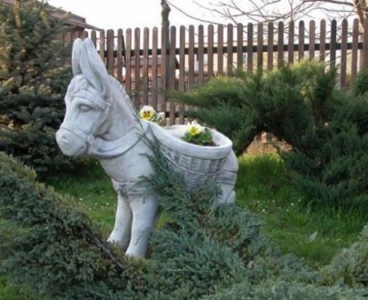 Античная скульптура Ослик с поклажей, 85х82 см.