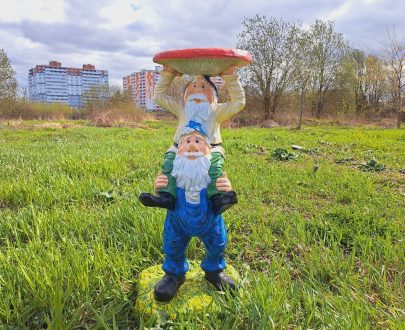 Садовая фигура Два гнома с грибом 93х48 см.