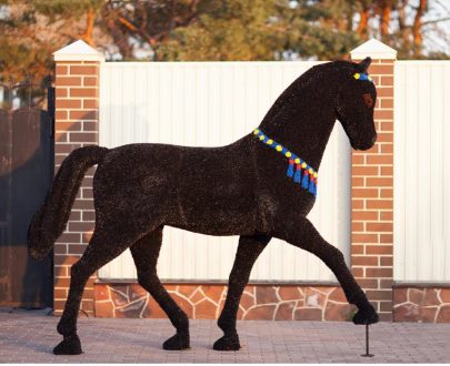 Топиарная фигура конь, 230x65x230 см