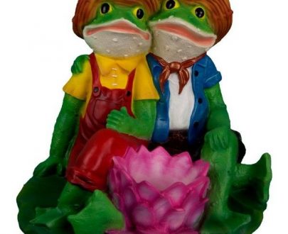 Садовое кашпо Две лягушки с цветком, 51х42 см.