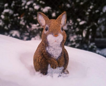 Садовая фигура Заяц лапки на животе, 24х22 см.