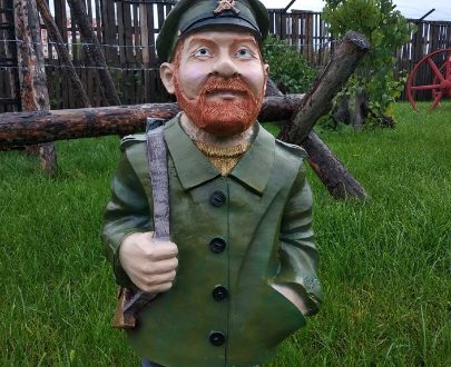 Садовая фигура Лесник с ружьем 85х43 см.