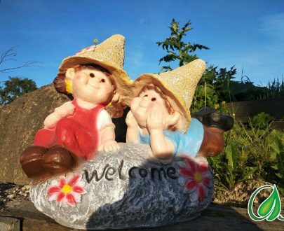 Садовая фигура Мальчик с девочкой на камне, 56х40 см