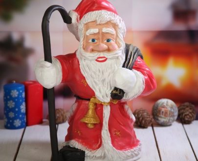 Фигура на новый год Санта - Клаус с посохом средний, 41х29 см.