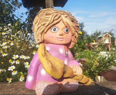 Садовая фигура Домовенок Кузя с метлой 48 см.