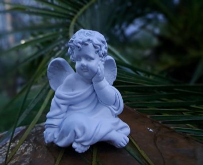 Садовая фигура Ангел задумчивый, 18х16х15см.
