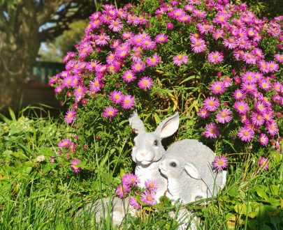 Садовая фигура Заяц с зайчонком, 25 см.