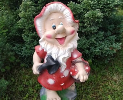 Садовая фигура Гном садовник с грибами 53х30 см.