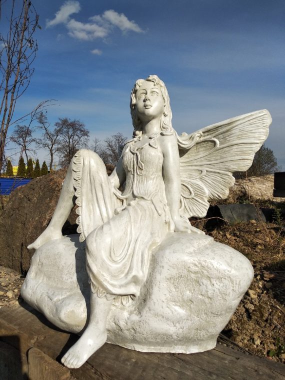 Античная скульптура Фея на камне, 60х57 см.