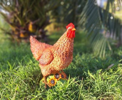 Садовая фигура Курица с цветком, 35х35 см.