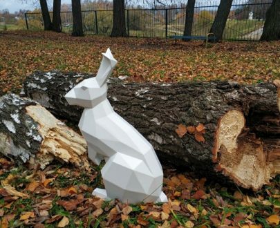 Полигональная скульптура Заяц сидит 110 х 50 х 90 см