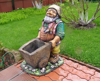 Скульптура Кашпо Садовник 60х40х50 см