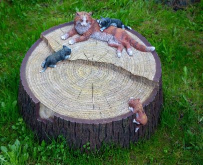 Декоративная крышка для люка «Кошка на пне» 40х95х95 см