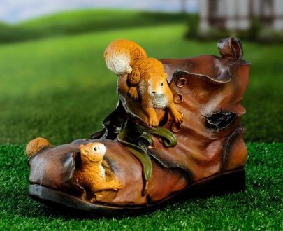 Кашпо Башмак с белками