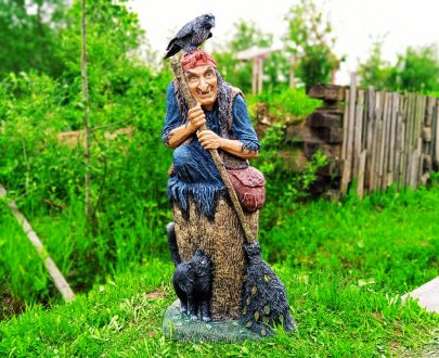 Скульптура Баба-Яга на ступе 170х80х80 см