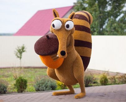 Топиари Белка с орехом 200x110x190 см