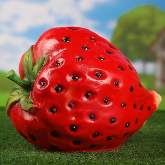 Садовая фигура Клубника большая 56х35 см