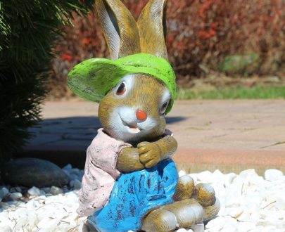 Садовая фигура Заяц в кепке сидит 29х18 см