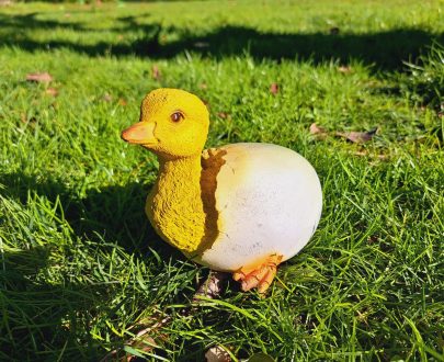 Садовая фигура утенок в яйце 17х13х10 см