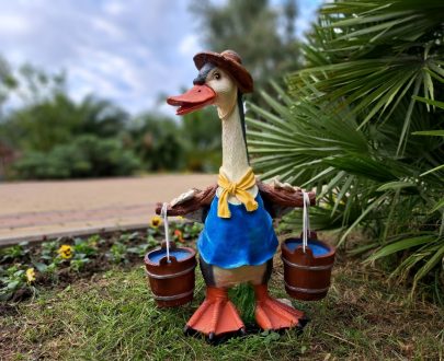Садовая фигура Гусь  с ведрами 40х25х60 см