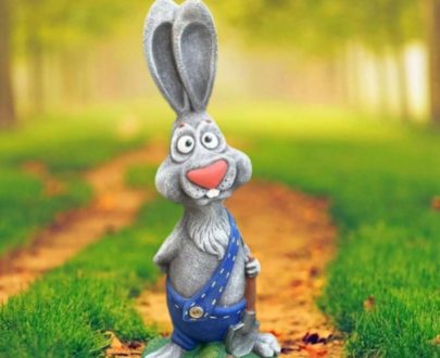 Садовая фигура Зайчик косой с лопатой 23Х19Х55 см