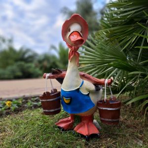 Садовая фигура Гусыня  с ведрами 40х23х60 см