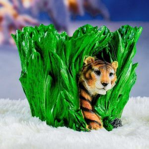 Кашпо Тигр в траве