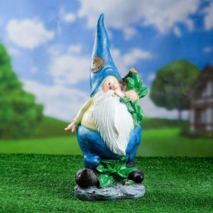 Садовая фигура Гном островерхий с морковкой 45х26 см.