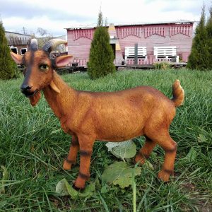 Садовая фигура Коза коричневая, 47 см.