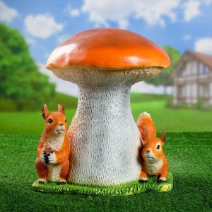 Садовая фигура Гриб белый с белками, 45 см.