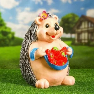 Садовая фигура Ежик с ягодами 32х27 см