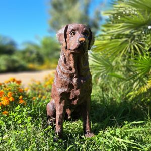 Садовая фигура собака Лабрадор шоколадный 65 х 54 см