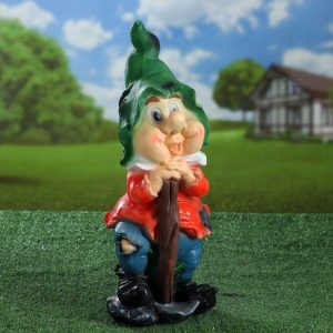 Садовая фигура Гном на мотыге 50х22 см.