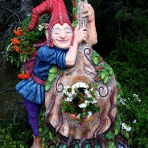 Скульптура Эльф с альтом (цветник три кашпо)