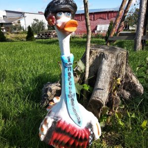 Садовая фигура Гусь мультяшный первый парень 78 см