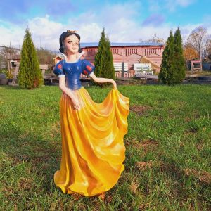 Садовая фигура Девочка в желтом платье 30х57 см.